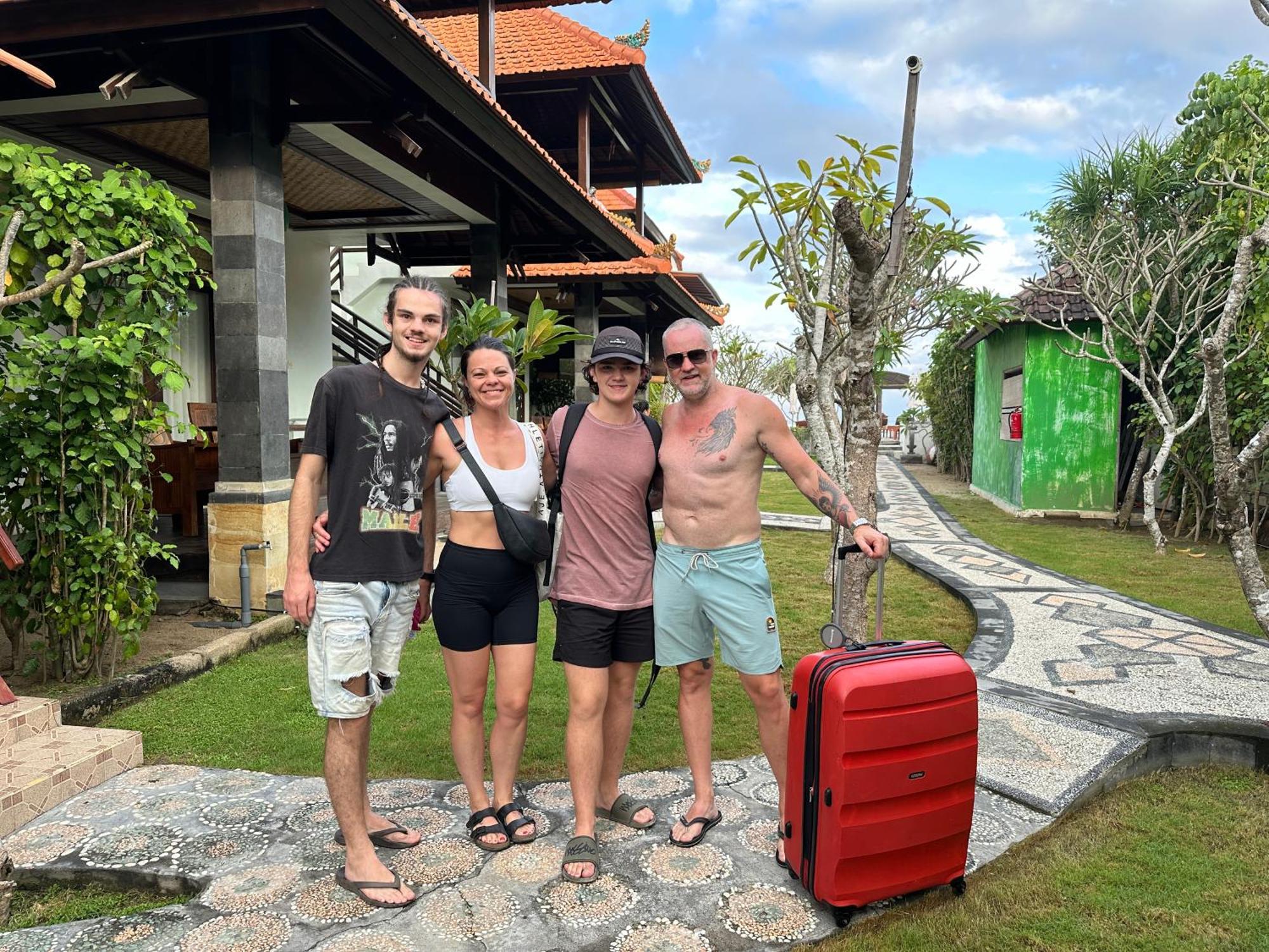 Ketut Losmen Bungalows Lembongan Buitenkant foto